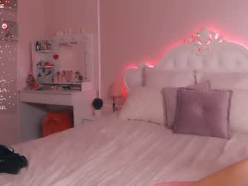 girl
        velerycute cam image #4046906