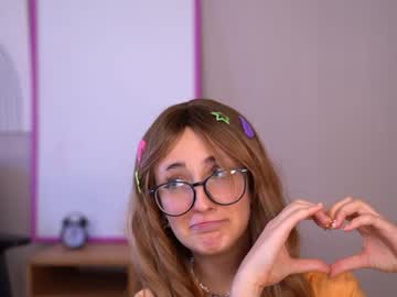 girl
        oliviavilolobos cam image #4361852
