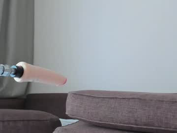 girl
        alice_lady2020 cam image #4310613