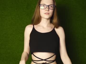 girl
        tinabredley cam image #3337485