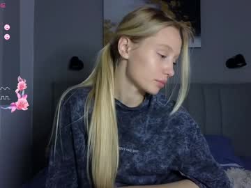 girl
        callme_star cam image #4334636