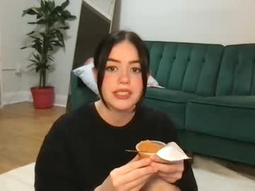 girl
        littlesugarpea cam image #2699102