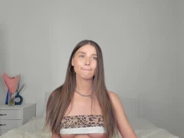 girl
        violetta_finch cam image #4742580