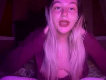 girl
        madamenatural cam image #234701