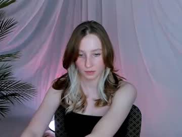 girl
        brittgoodie cam image #3229591