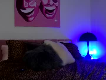 girl
        tastytilly cam image #1902794