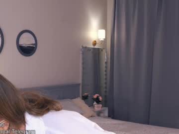 girl
        rabbit_paw cam image #4974714