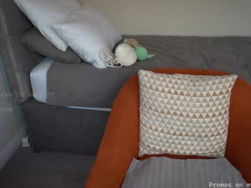girl
        chloewildd cam image #4513608