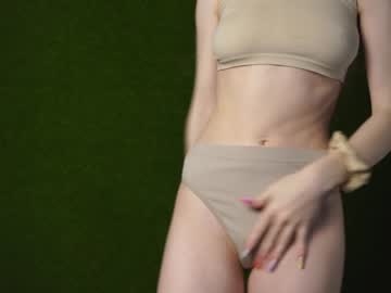 girl
        tinabredley cam image #3322291