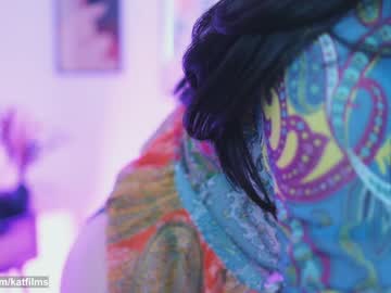 girl
        katdreams cam image #2826679