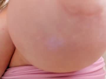 girl
        christine0990__ cam image #6851507