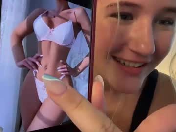 girl
        itsssosierra cam image #5046496
