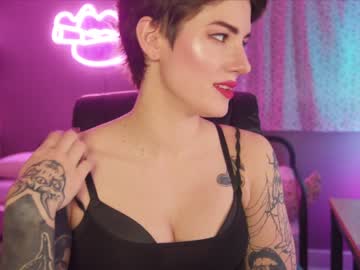 girl
        aynmarie cam image #4048975