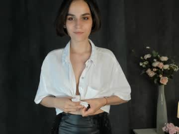 girl
        asecondsoul cam image #4514277