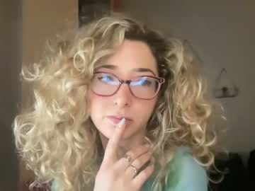 girl
        themissstevie cam image #1586932