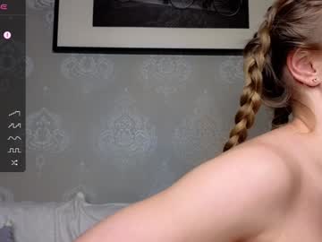 girl
        cute_fox_girl cam image #6416330