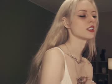 girl
        audreycarvin cam image #3624091