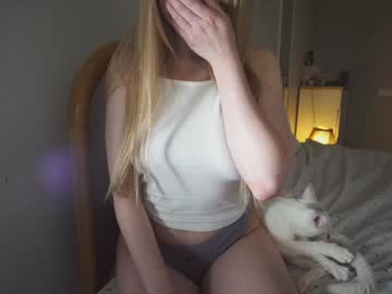 girl
        _o0o__ cam image #6676932