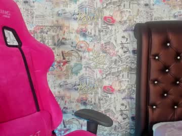 girl
        angelina_new cam image #738461