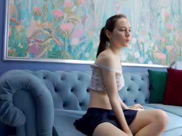 girl
        kriskras__ cam image #1359438