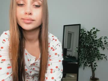 girl
        chloe_bianca18 cam image #6018186