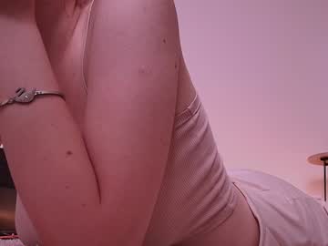 girl
        lilamytee1 cam image #4950909