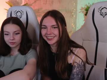 girl
        alina_054_ cam image #4812616