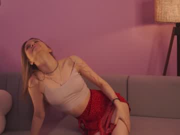 girl
        alisia_spinnet cam image #3255502