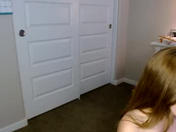 couple
        montyfoxx69_ cam image #1944882