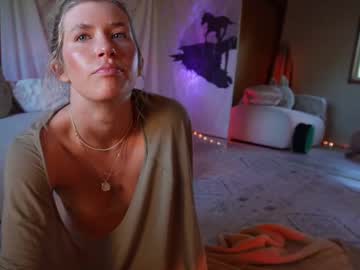 girl
        lucy_gooosey cam image #6577856