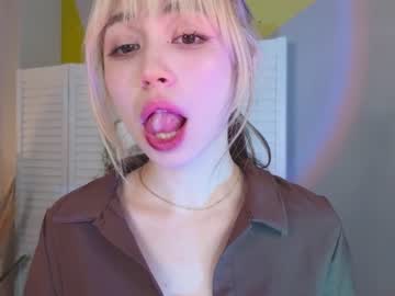 girl
        y_u_m_i_k_a cam image #1221918