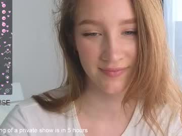 girl
        pink_rosee_ cam image #1773902