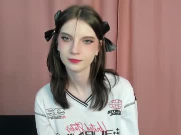 girl
        fannygales cam image #5045494