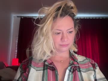 girl
        kiradivine cam image #6416233