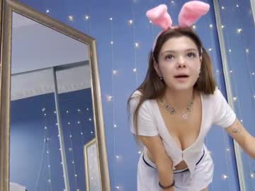 girl
        mollykind__ cam image #2486474