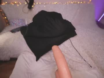 girl
        babydoll_laura cam image #5309084