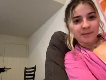 couple Sex Cam Girls Roleplay For Viewers On Chaturbate with makennamacy