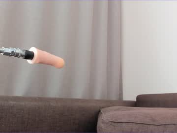 girl
        alice_lady2020 cam image #3835588