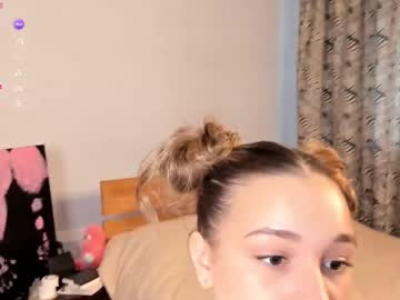girl
        adelexx_zll cam image #6829764
