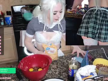 girl
        crimsonkitten cam image #2909329