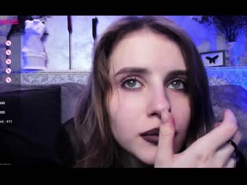 girl
        eleanor_morte cam image #708700