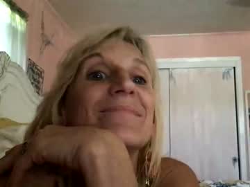 girl
        lickysticky69777 cam image #1554795