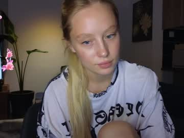 girl
        callme_star cam image #4512589
