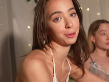 girl
        mother__of__dragons cam image #5698247