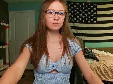 girl
        anabelleleigh cam image #6774778