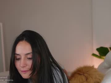 girl
        annie_dreams cam image #3468193