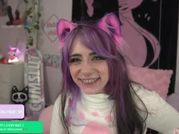girl
        crimsonkitten cam image #6651221
