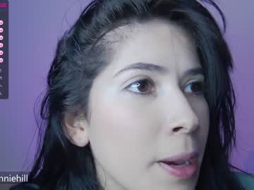 girl
        anniehillofficial_ cam image #1949968