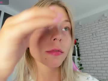 girl
        deva_alice cam image #4590969