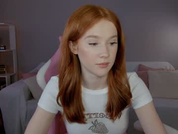 girl
        leahsthetics cam image #6743950
